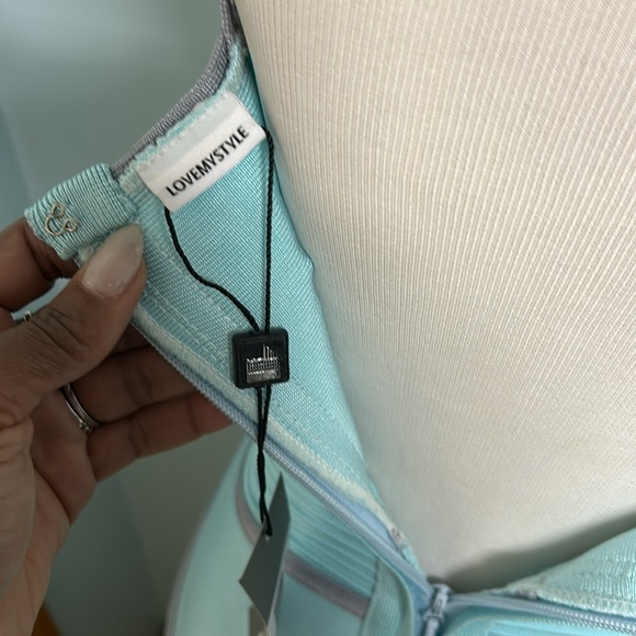 Gorgeous light blue bandage dress new with tags - Picture 5 of 5